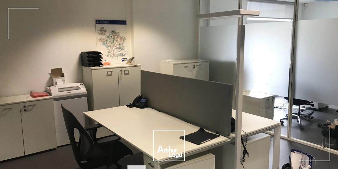A louer - ACTIVILLAGE - Bureaux avec stationnements - Bron 