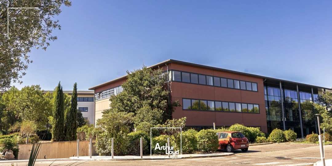 Surfaces rénovées à louer dans le parc de la Duranne