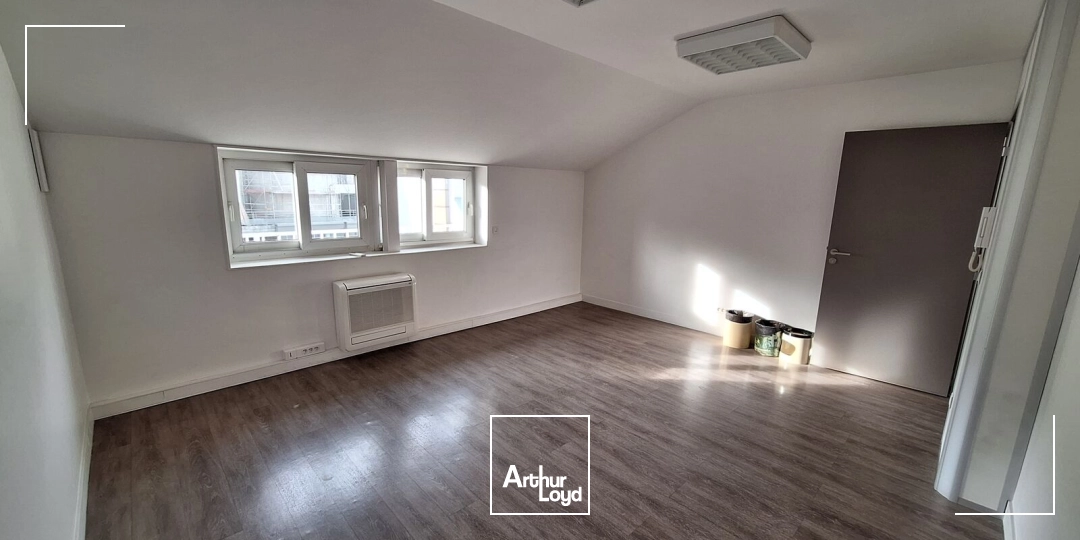 Bureaux à louer à PARIS 75008