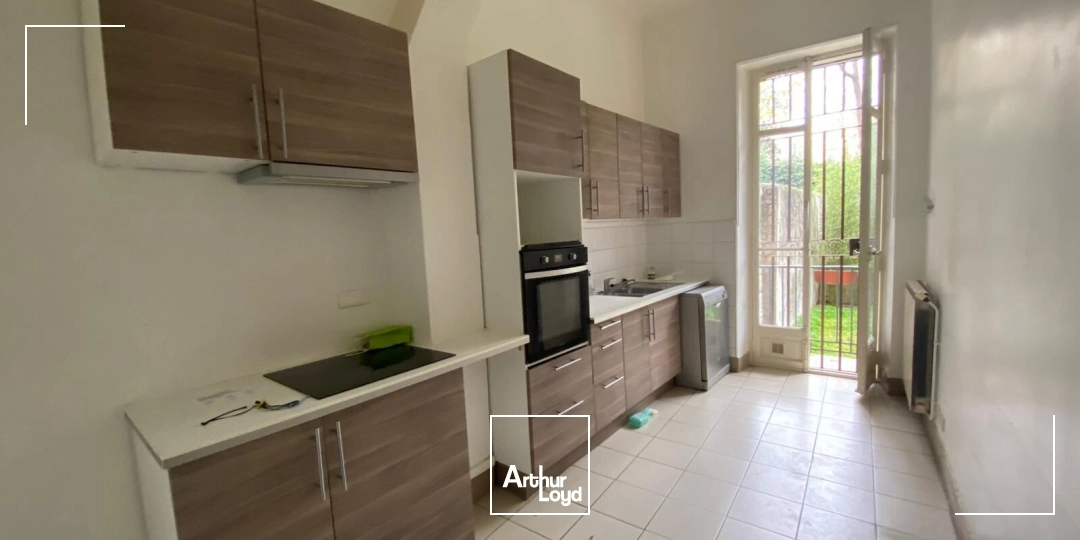 Bureaux à louer avec terrasse et jardin - Paradis / Périer - 13008 Marseille