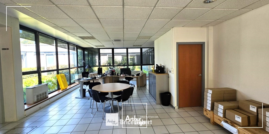 A louer - LE PATIO - Bureaux en rez-de-chaussée - Dardilly