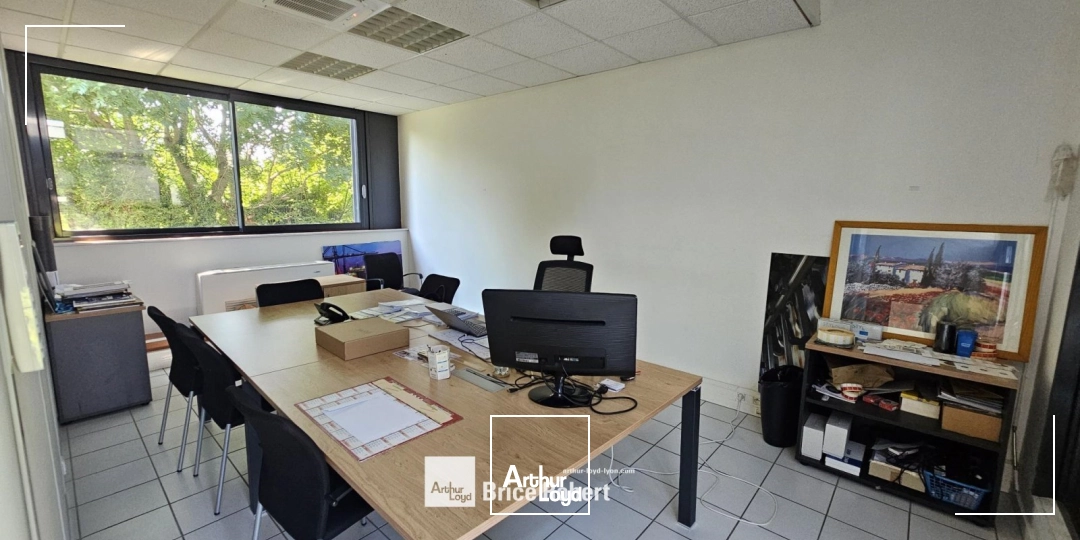 A louer - LE PATIO - Bureaux en rez-de-chaussée - Dardilly