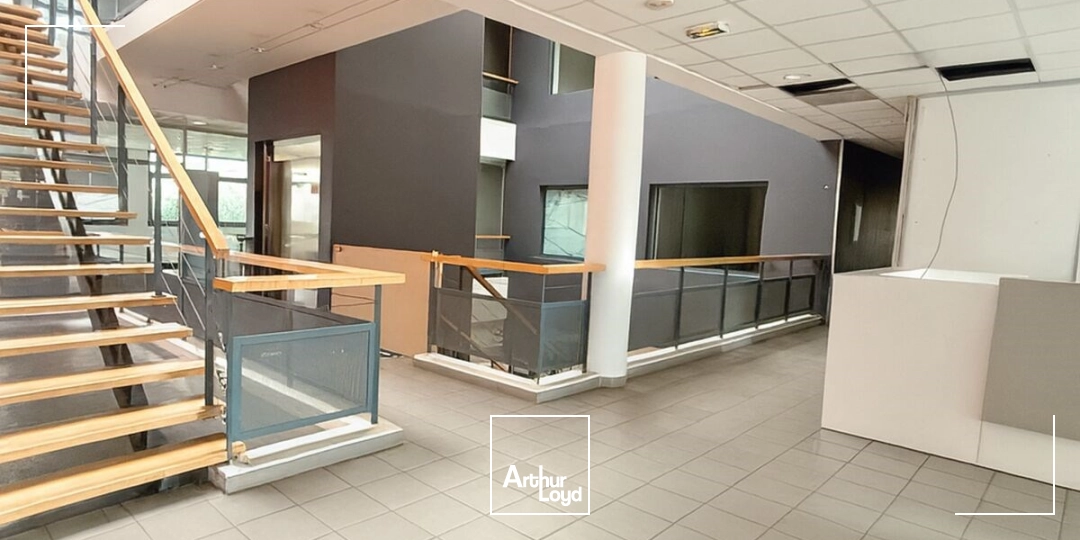 BUREAUX A LOUER AIX LA DURANNE PROCHE DES AXES AUTOROUTIERS