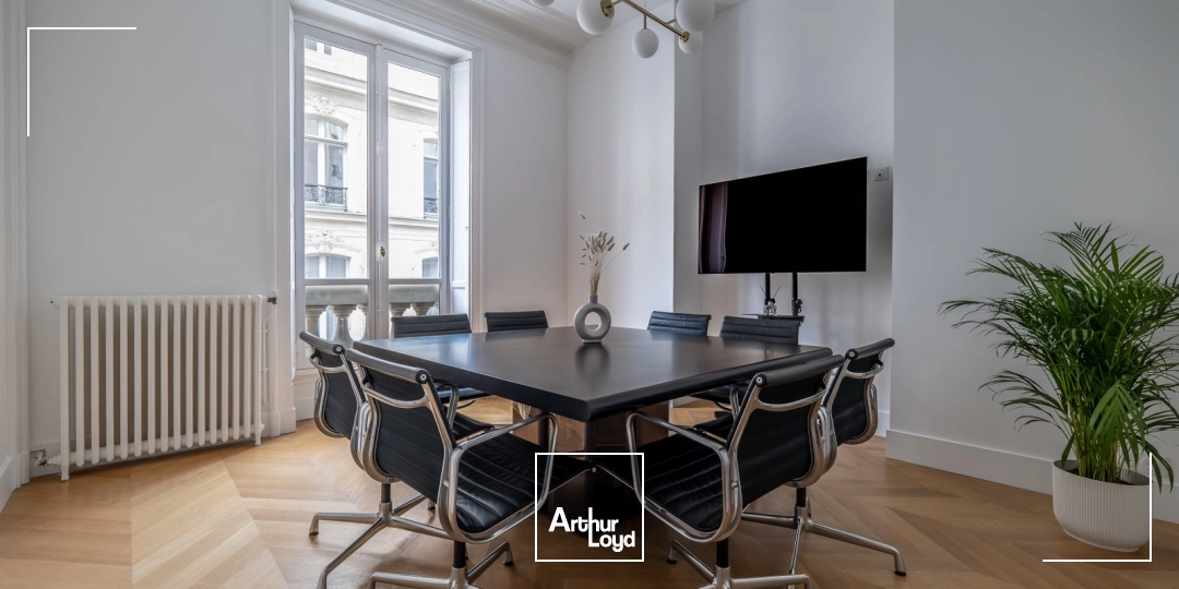 Bureaux à louer à PARIS 75008