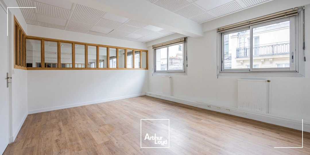 Bureaux à louer à PARIS 75008