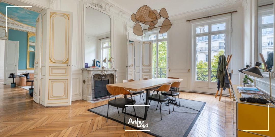 Bureaux à louer à PARIS 75008