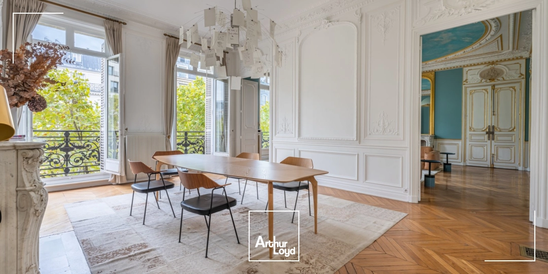 Bureaux à louer à PARIS 75008