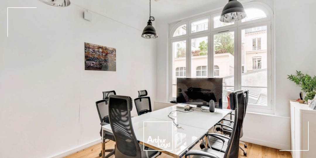 Bureaux à louer à PARIS 75008