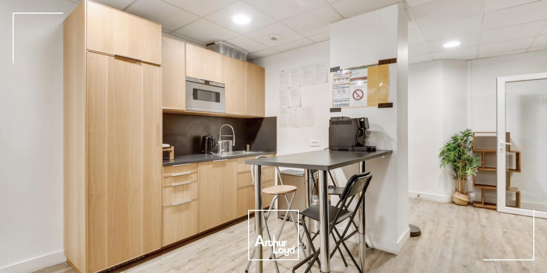 Bureaux à louer à PARIS 75008