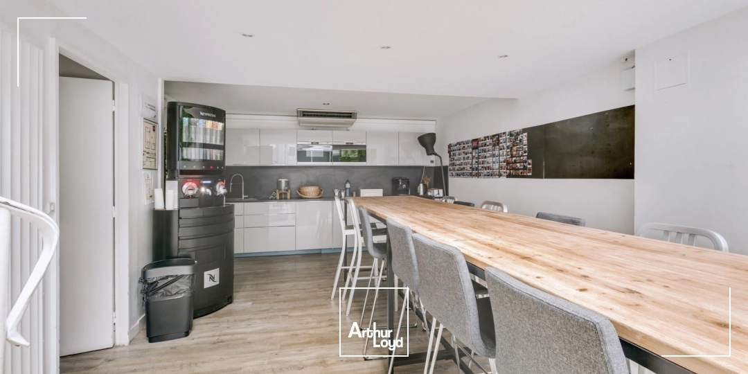 Bureaux à louer à PARIS 75008