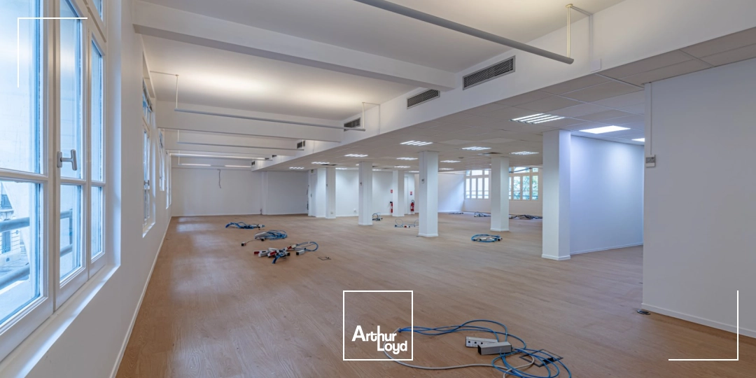 Bureaux à louer à PARIS 75008