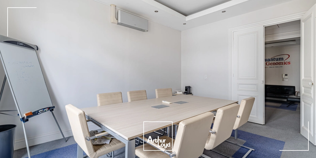 Bureaux à louer à PARIS 75008