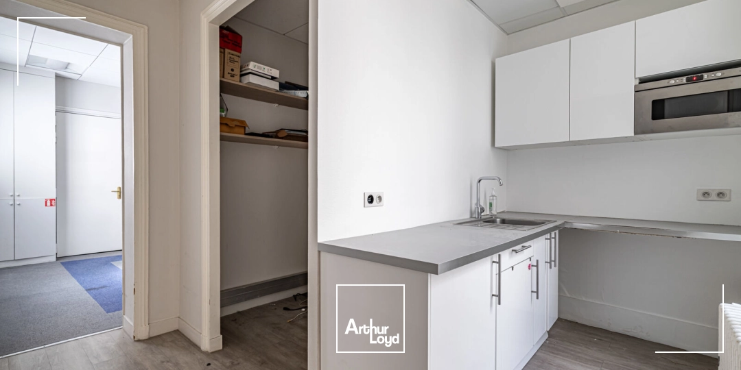 Bureaux à louer à PARIS 75008