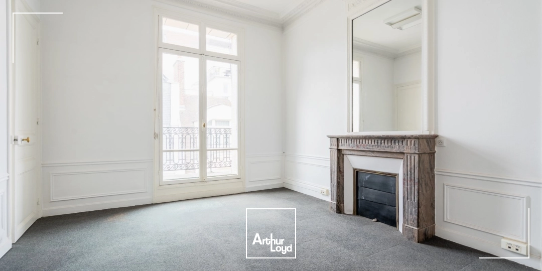 Bureaux à louer à PARIS 75008