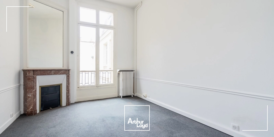 Bureaux à louer à PARIS 75008