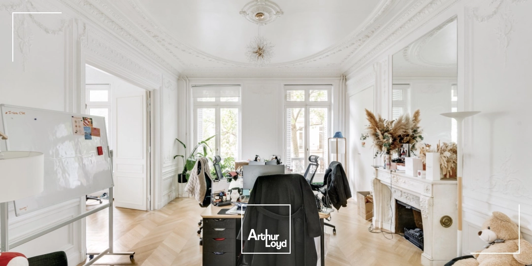 Bureaux à louer à PARIS 75008