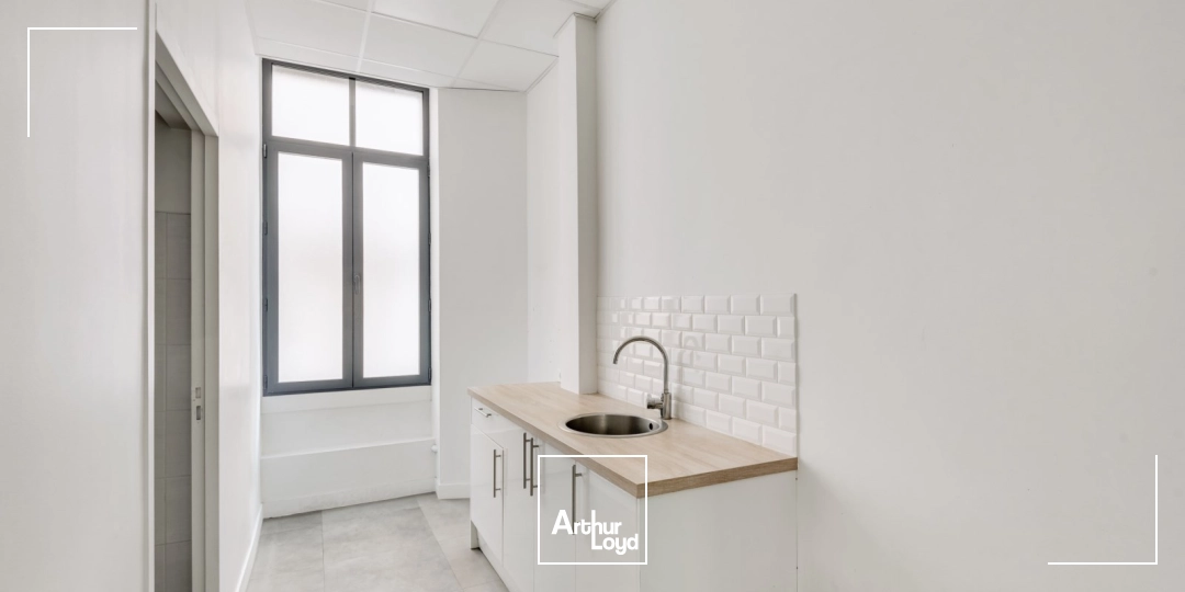 Bureaux à vendre à PARIS 75012