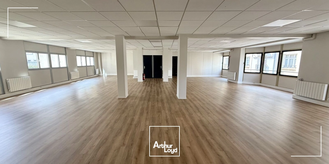 Bureaux à louer Lille Centre - Vue Quai de Wault - Plateaux de 200 à 300 m² haut standing et modulables