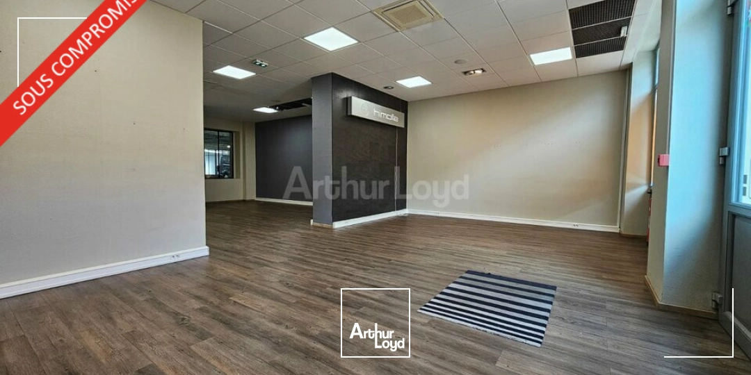 LOCAL COMMERCIAL à VENDRE de 453 m²