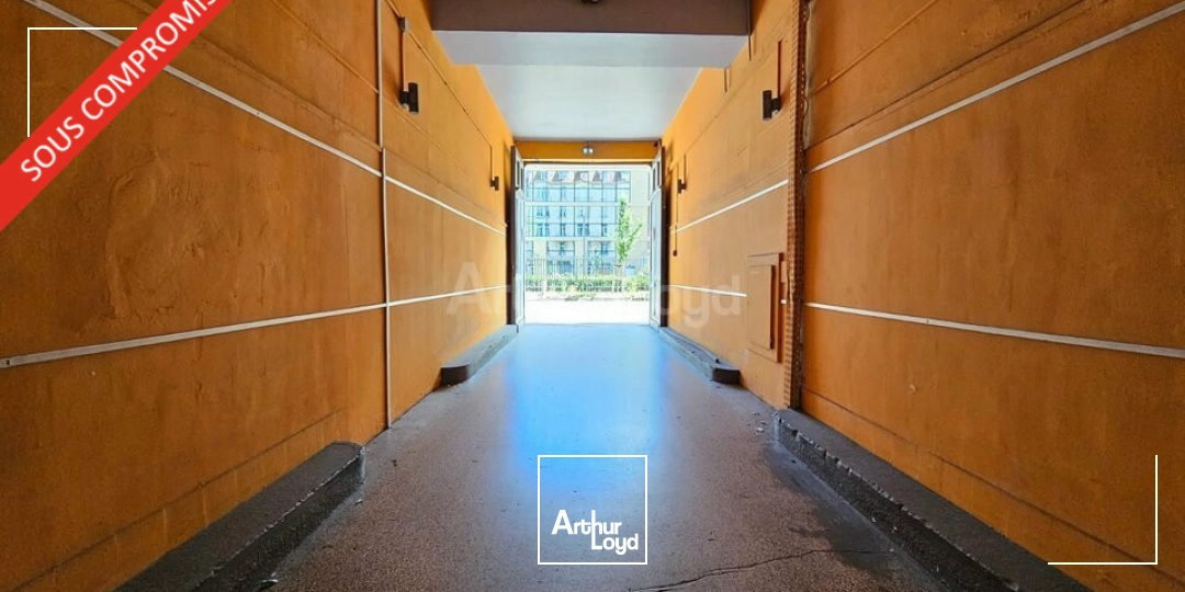 LOCAL COMMERCIAL à VENDRE de 453 m²