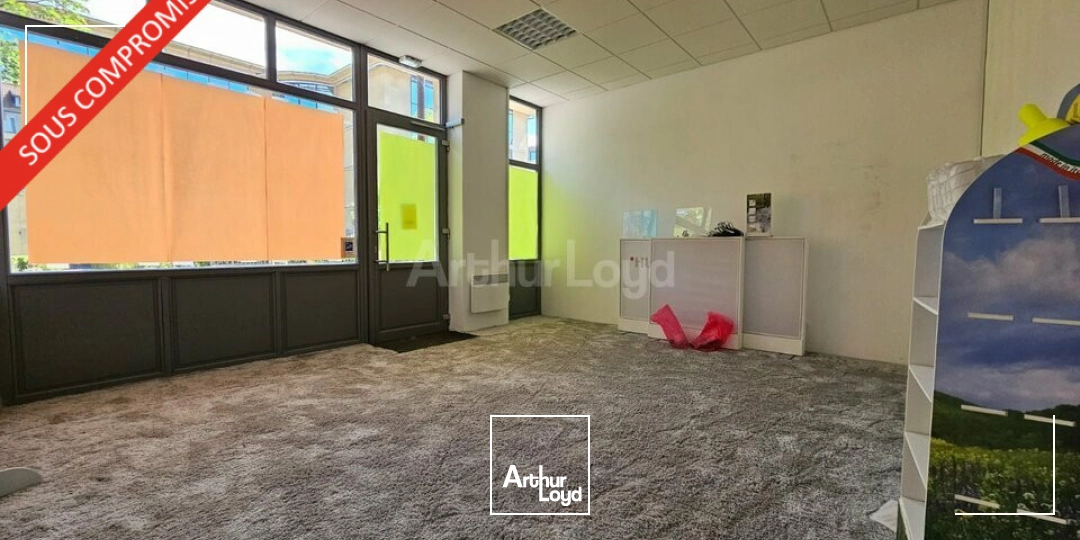 LOCAL COMMERCIAL à VENDRE de 453 m²
