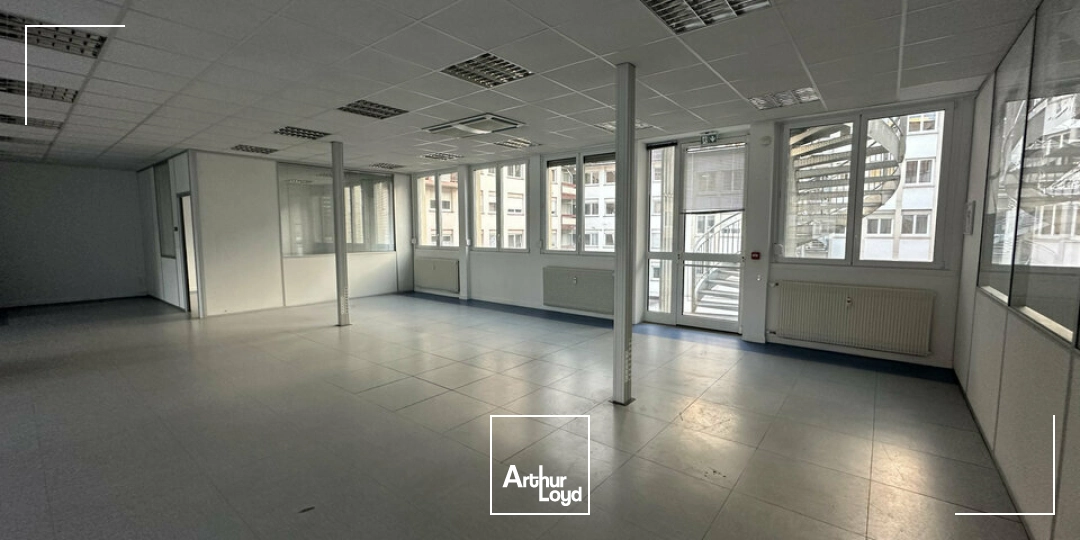 BUREAUX à LOUER de 928 m²