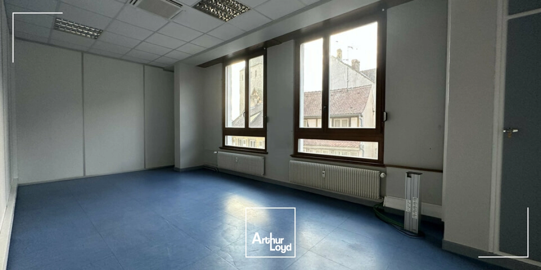 BUREAUX à LOUER de 928 m²