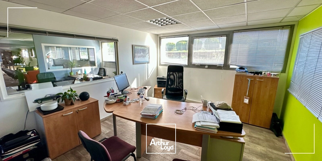 BUREAUX AVEC PARKING A LOUER PROCHE COMMERCES ET AUTOROUTES