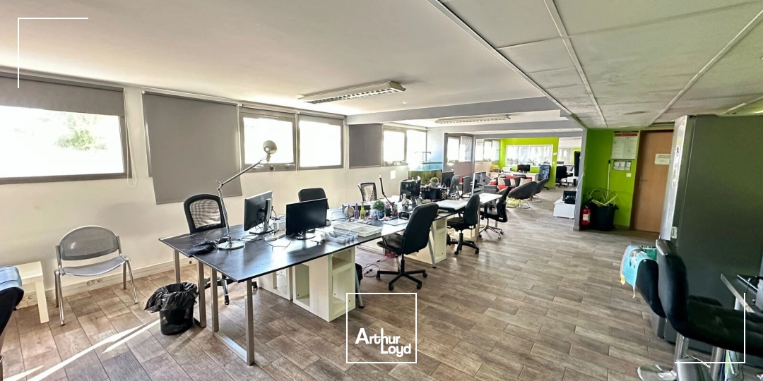 BUREAUX AVEC PARKING A LOUER PROCHE COMMERCES ET AUTOROUTES