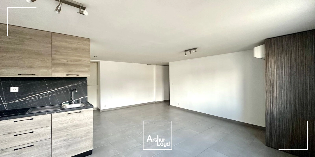 EN EXCLUSIVITE - Local d'activités avec terrain à LOUER sur BOUC BEL AIR