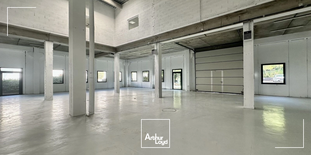 Local d'activités et bureaux à LOUER sur un site sécurisé avec places de parking à VITROLLES