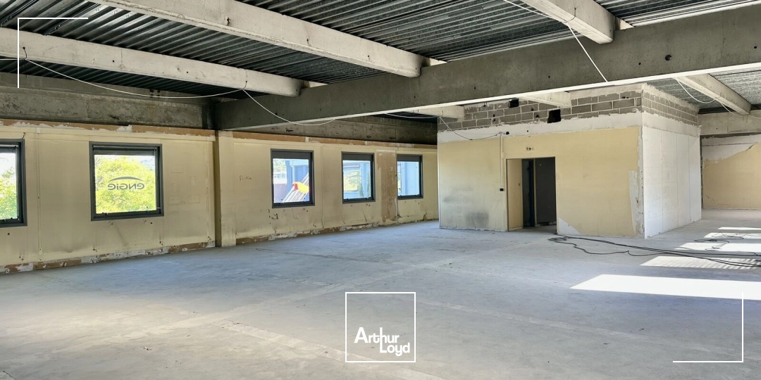 Local d'activités et bureaux à LOUER sur un site sécurisé avec places de parking à VITROLLES