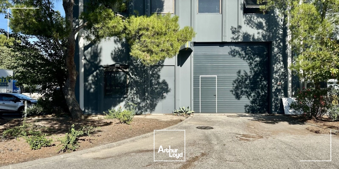 Local d'activités et bureaux à LOUER sur un site sécurisé avec places de parking à VITROLLES