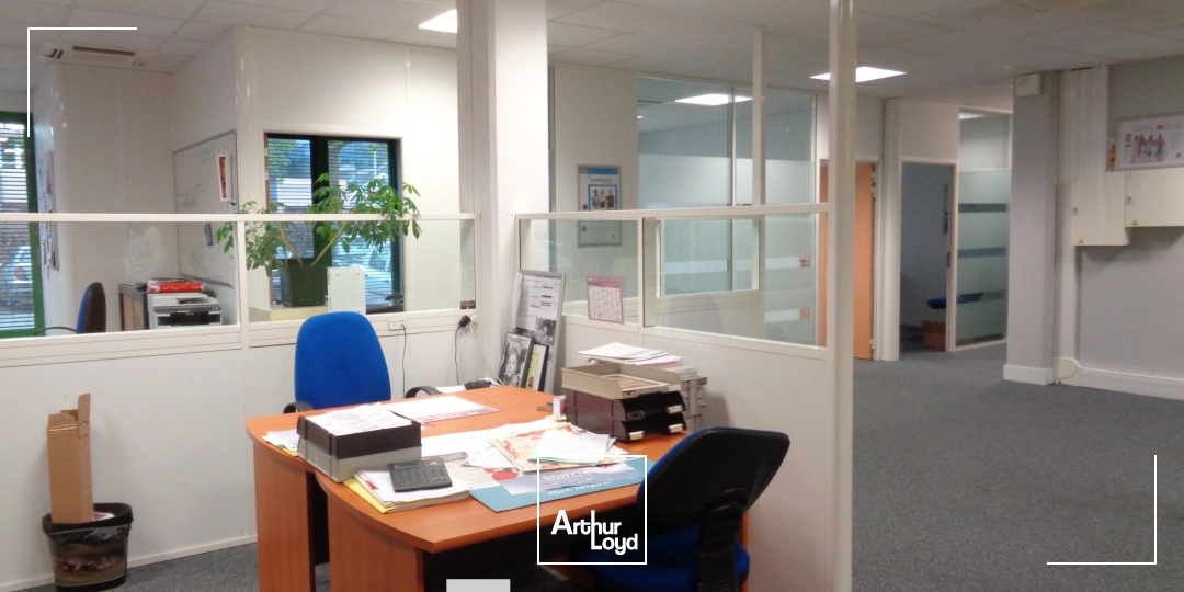 A louer - L'ATRIUM - Bureaux lumineux - Bron 