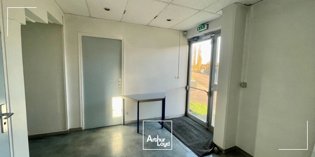 Locaux d'activité à vendre à PETIT COURONNE 76650