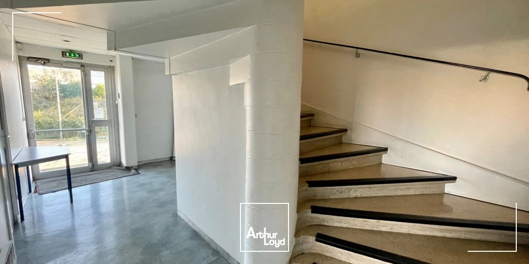 Locaux d'activité à vendre à PETIT COURONNE 76650