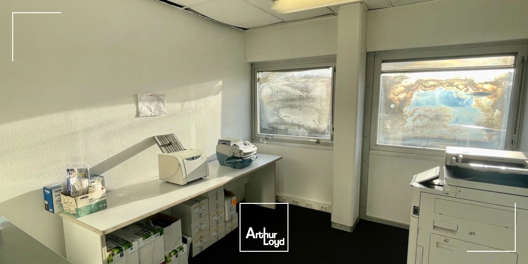 Locaux d'activité à vendre à PETIT COURONNE 76650