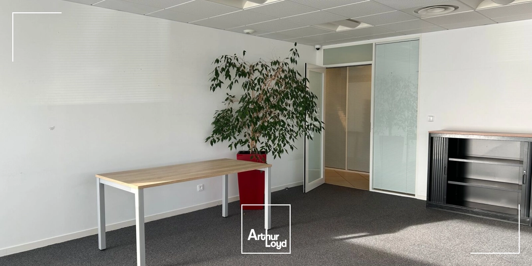 LOCATION - BUREAUX - OPENSPACE - 88 m2 - MONTOIR - CADREAN - AIRBUS - CHANTIERS DE L'ATLANTIQUE