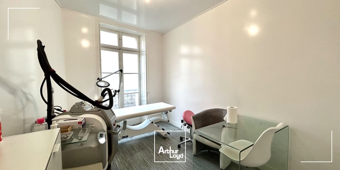 A louer bureaux 110 m² - Triangle d'Or Bordeaux - Plateau clé en main, idéal professions libérales