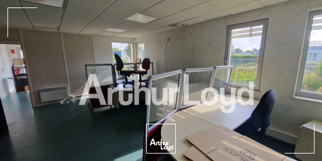 Entrepôt - A VENDRE