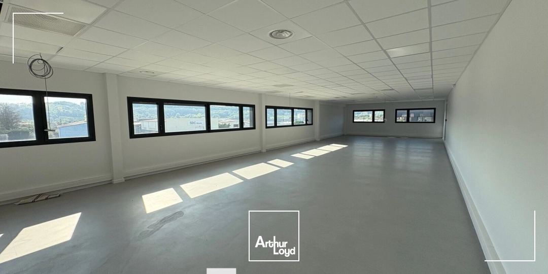 A louer - Local d'activités avec grande hauteur dans un parc sécurisé et dernière génération - Heyrieux