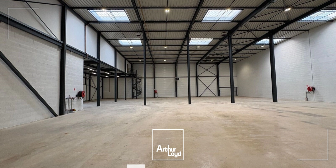 A louer - Local d'activités avec grande hauteur dans un parc sécurisé et dernière génération - Heyrieux