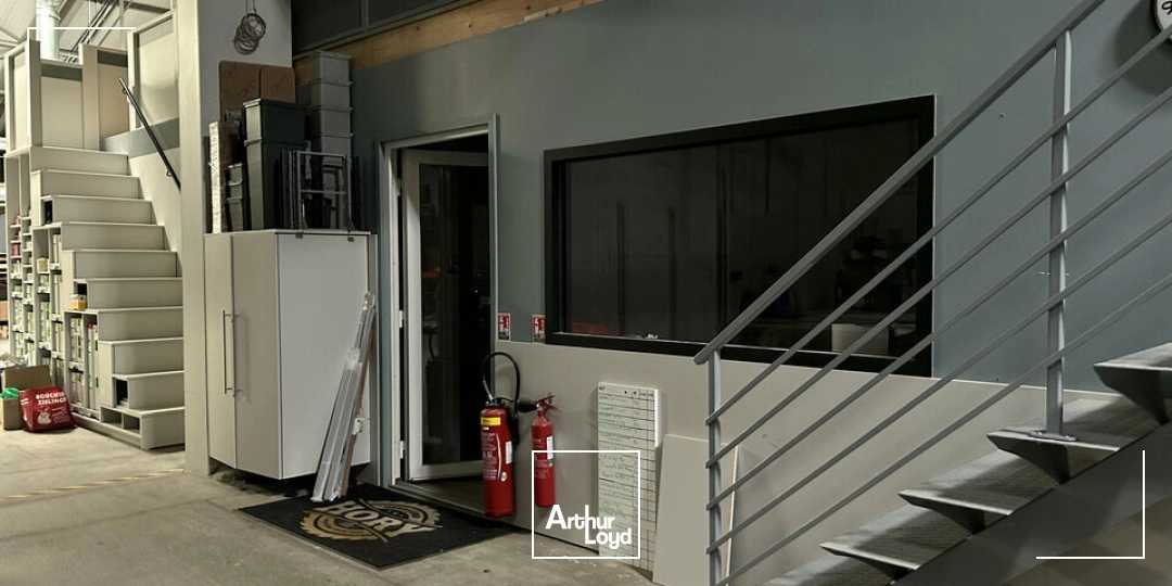 LOCAL D'ACTIVITE - ENTREPOT à VENDRE de 1080 m²