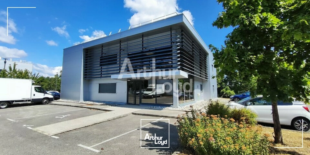 BUREAUX À LOUER 586 m² à Archamps