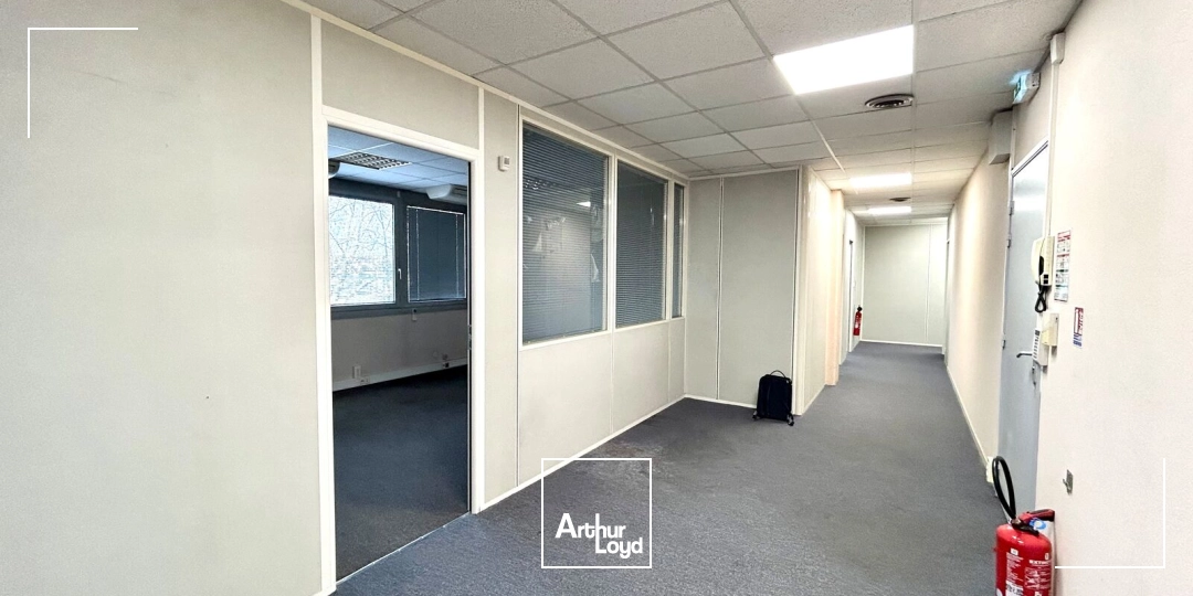 A louer - Bureaux de 195 m² - Bruges Parc de Chavailles