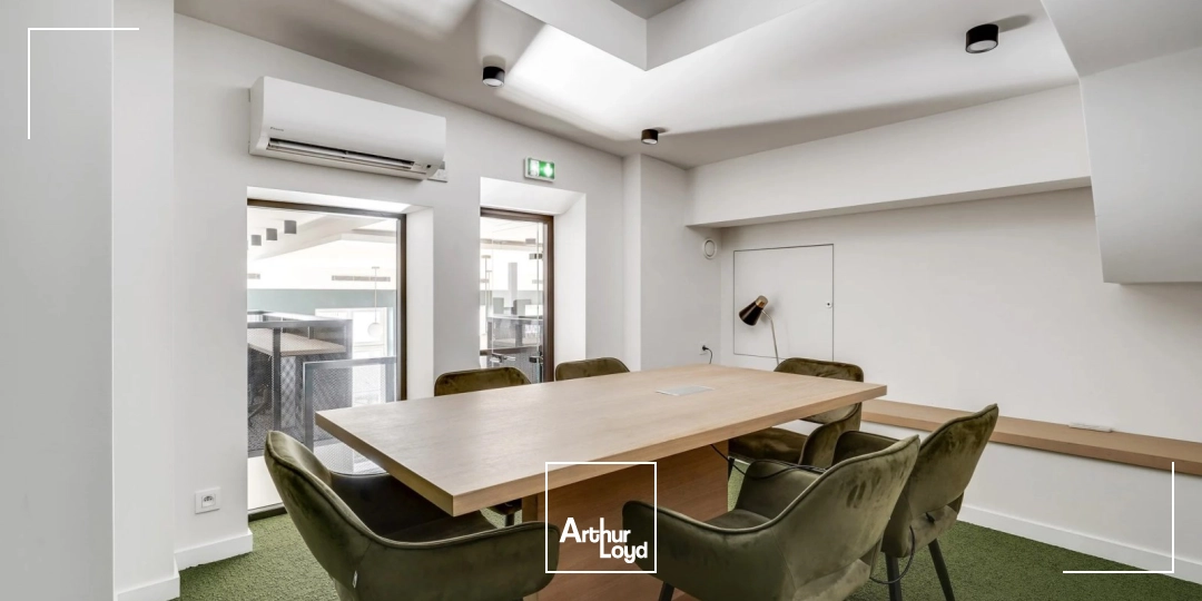 Bureaux A Louer - Espace de bureaux à Paris 10e - 354 m² pour 35 postes