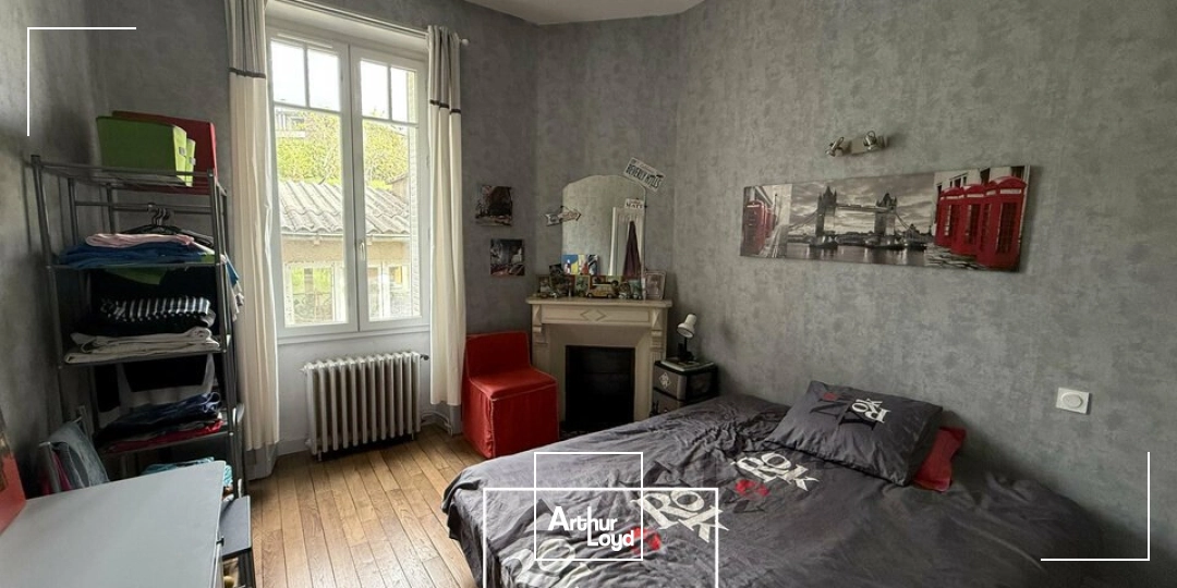 Immeuble de rapport avec local commercial et appartements rénovés