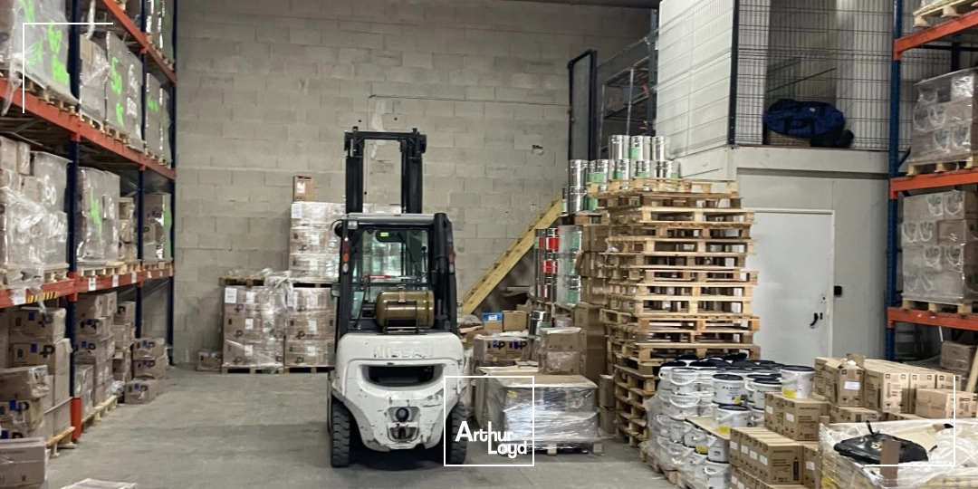 A louer, locaux d'activités CREPY-EN-VALOIS