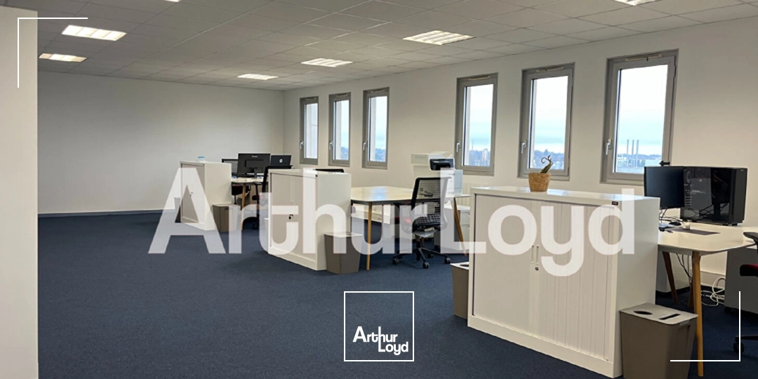 Bureaux à louer - 116 m² - Péricentre V