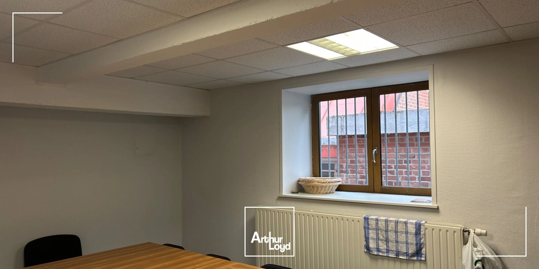 Immeuble de bureaux indépendant à vendre - Visibilité, accessibilité et stationnement aux portes de Lille